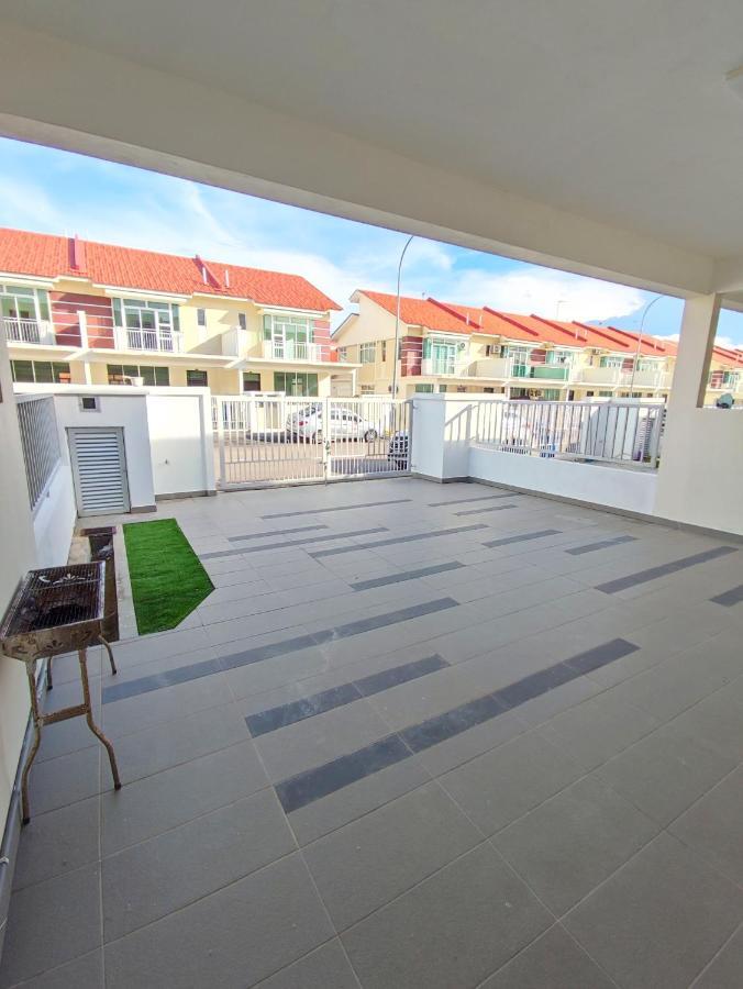 Spacious Family House At Desaru Harmonia 2 מראה חיצוני תמונה